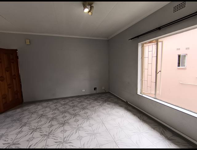 1 BEDROOM APARTMENT FOR SALE IN VERWOERDPARK